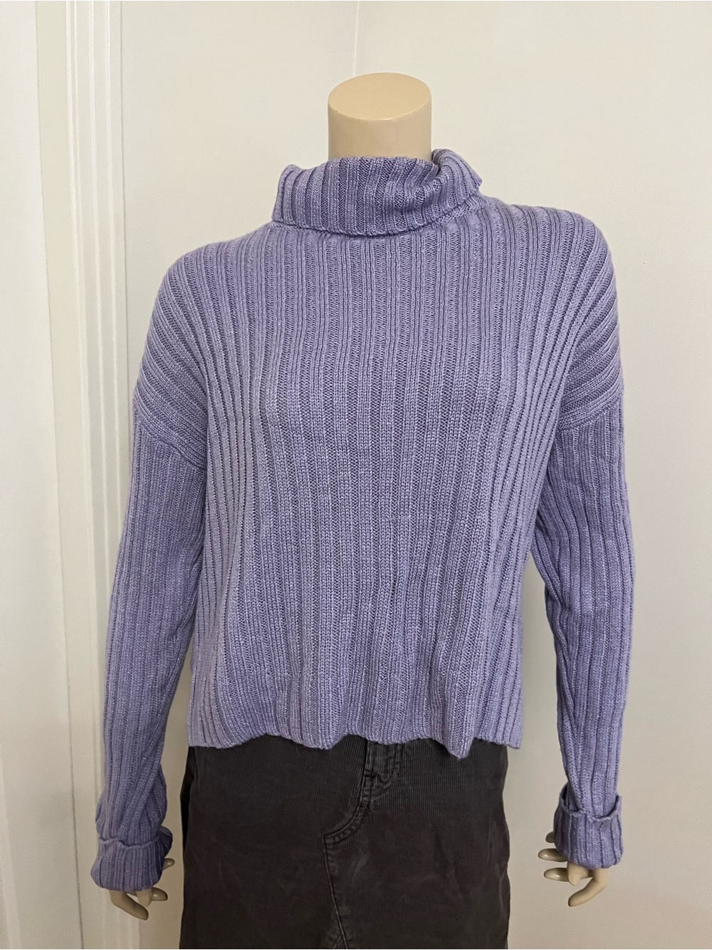 Lavender Ribbed Turtleneck Sweater - Women